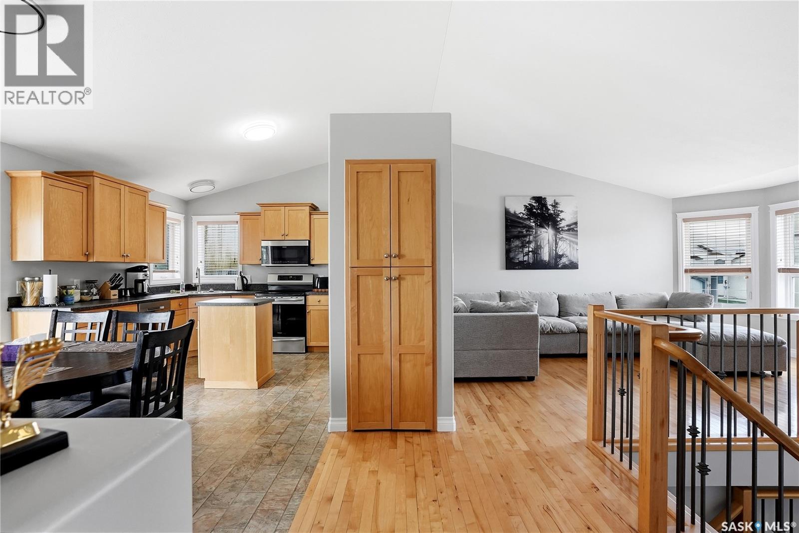 469 Brooklyn Crescent, Warman, Saskatchewan  S0K 0A1 - Photo 6 - SK037867