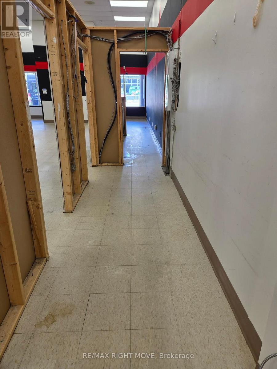 1 & 2 - 33 Mississaga Street E, Orillia, Ontario  L3V 3A5 - Photo 2 - S12571418