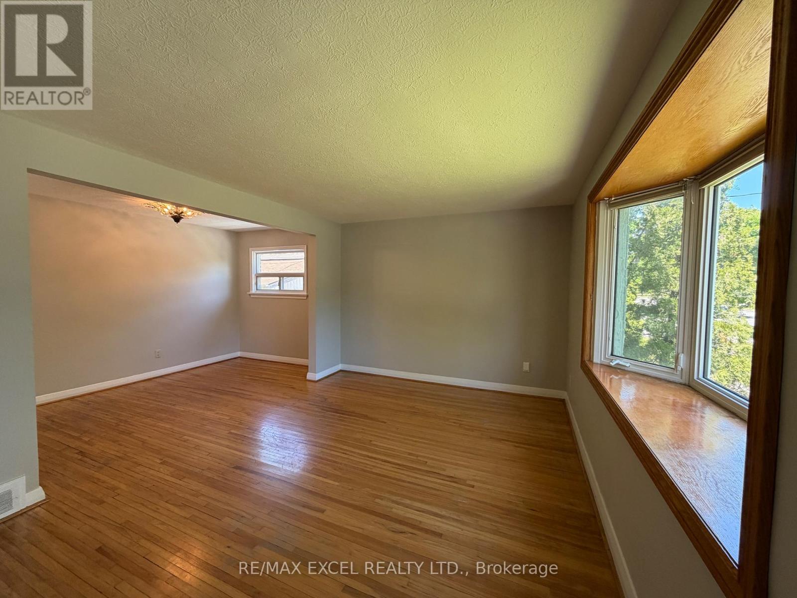 2 Rufford Road, Toronto, Ontario  M8W 4V4 - Photo 7 - W12971630