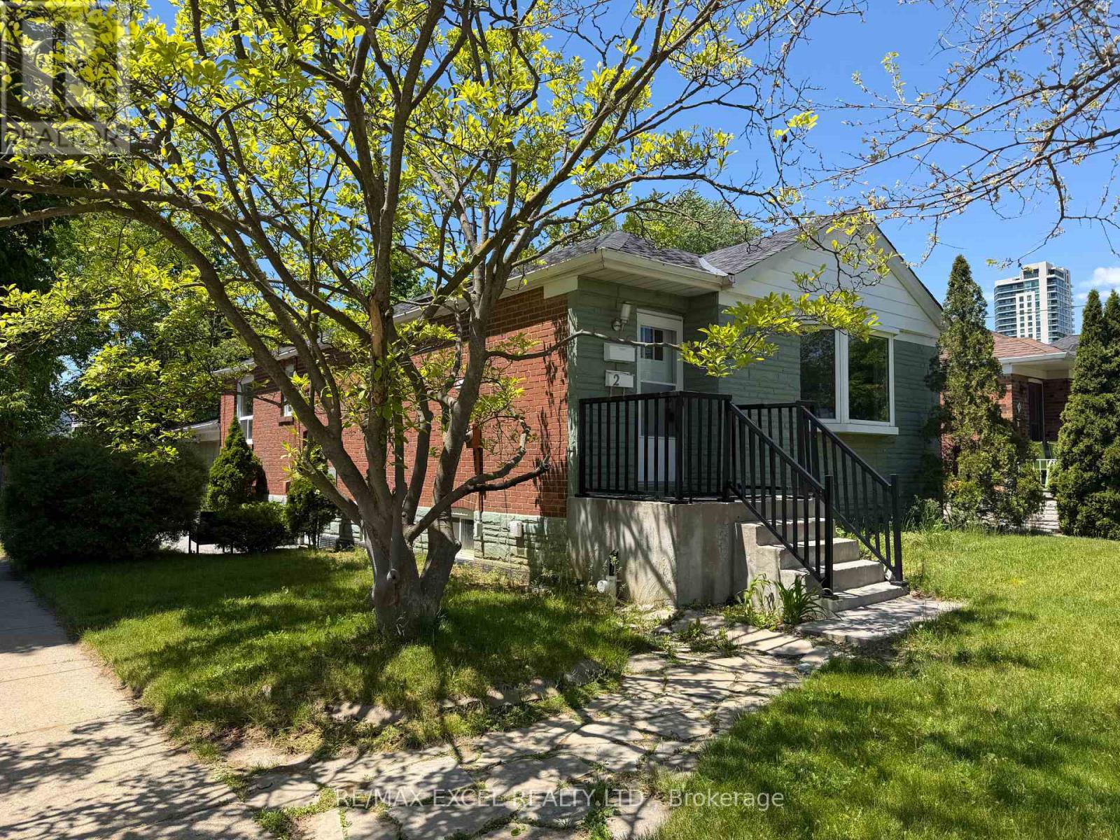 2 Rufford Road, Toronto, Ontario  M8W 4V4 - Photo 2 - W12971630