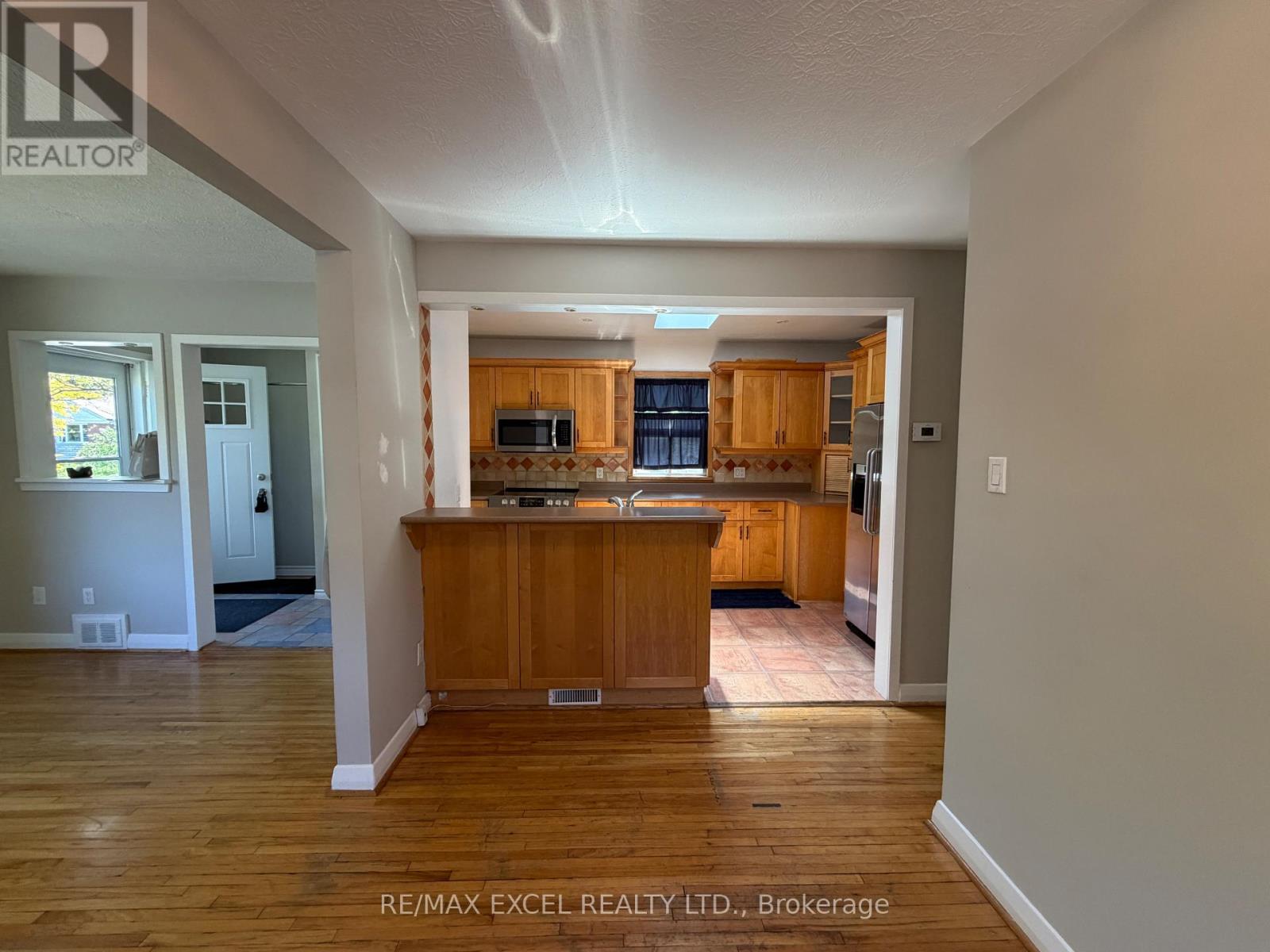 2 Rufford Road, Toronto, Ontario  M8W 4V4 - Photo 6 - W12971630