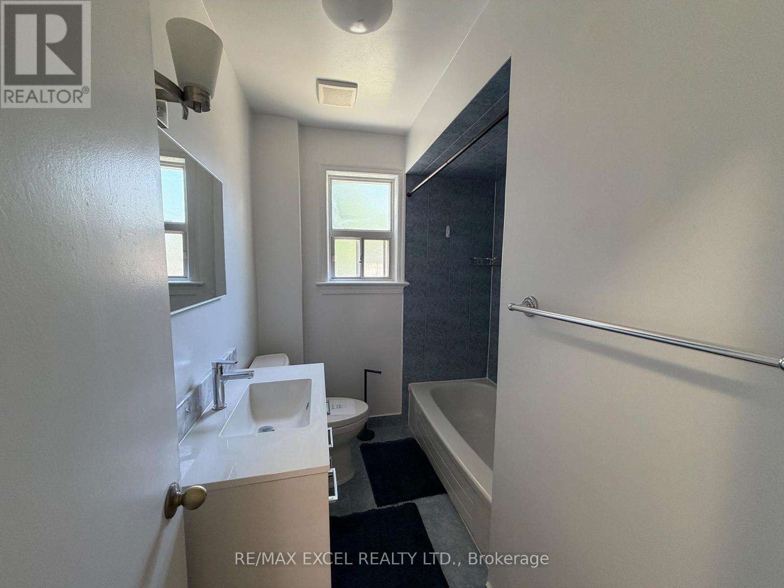 2 Rufford Road, Toronto, Ontario  M8W 4V4 - Photo 13 - W12971630