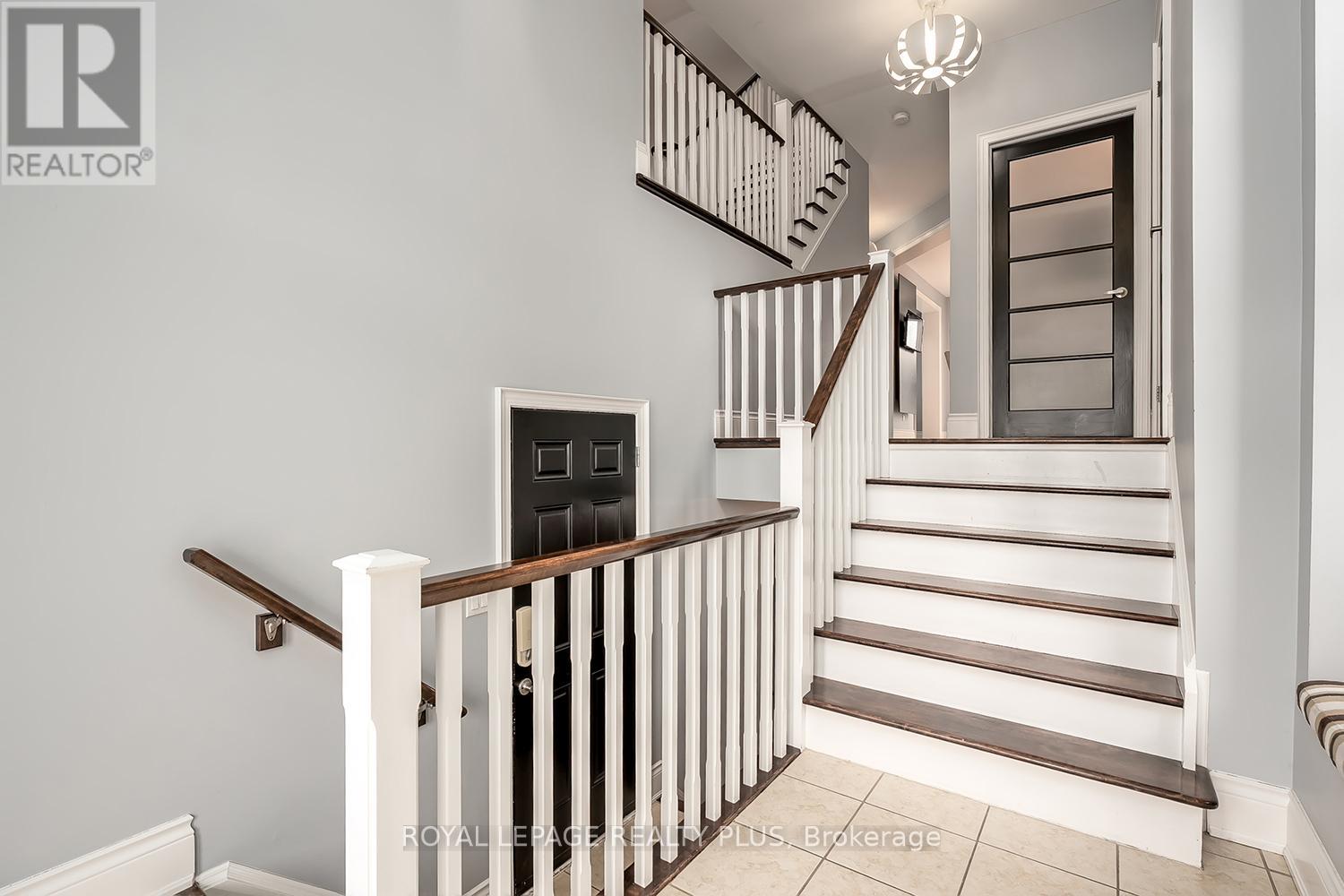 329 Tonelli Lane, Milton, Ontario  L9T 0N8 - Photo 3 - W13059860