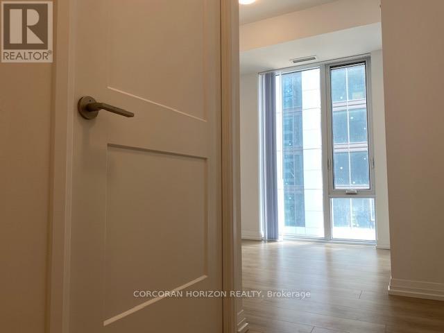 1805 - 8 Widmer Street, Toronto, Ontario  M5V 2E7 - Photo 14 - C13227446