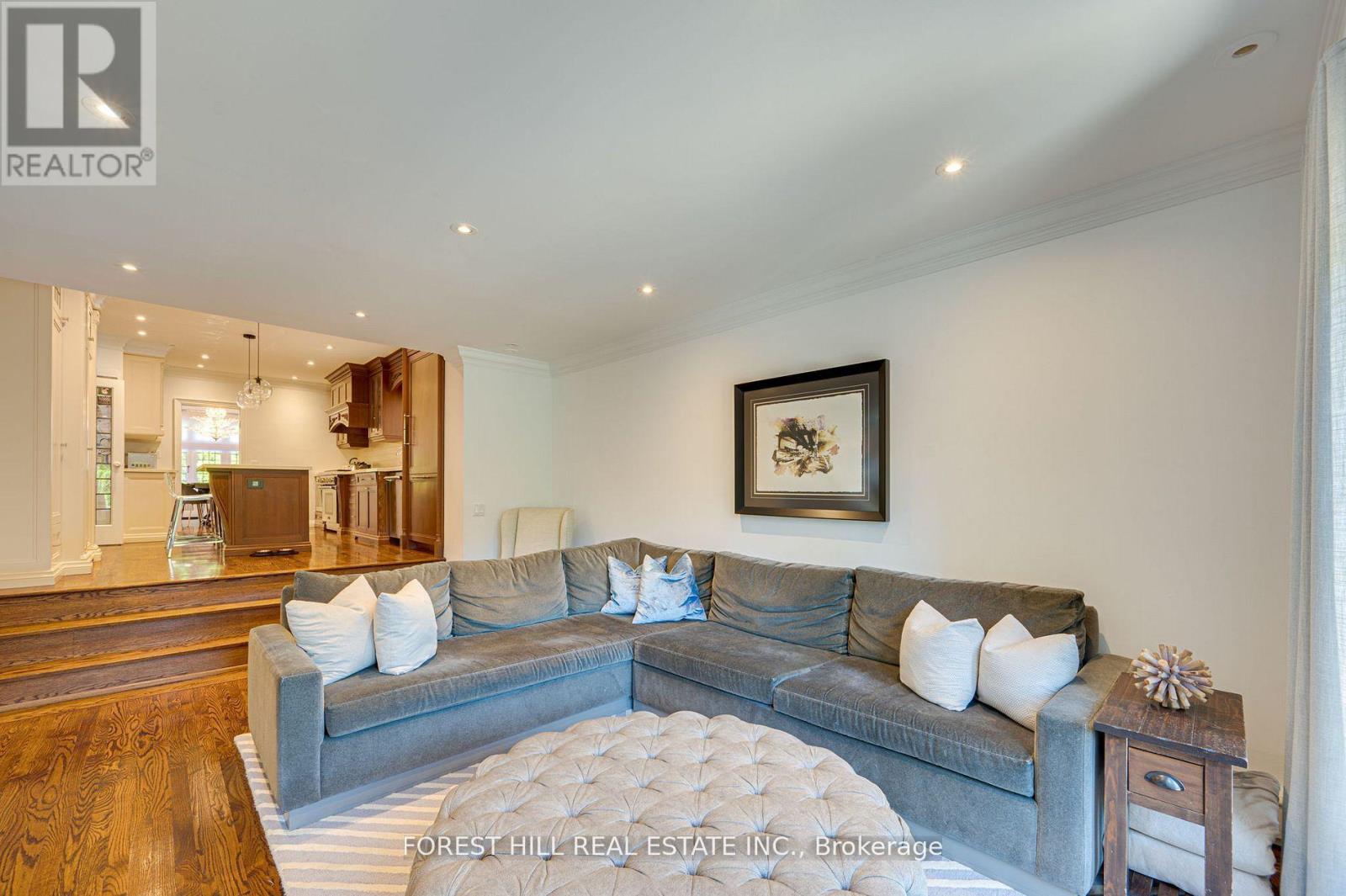 319 Glenayr Road, Toronto, Ontario  M5P 3C6 - Photo 10 - C13227538
