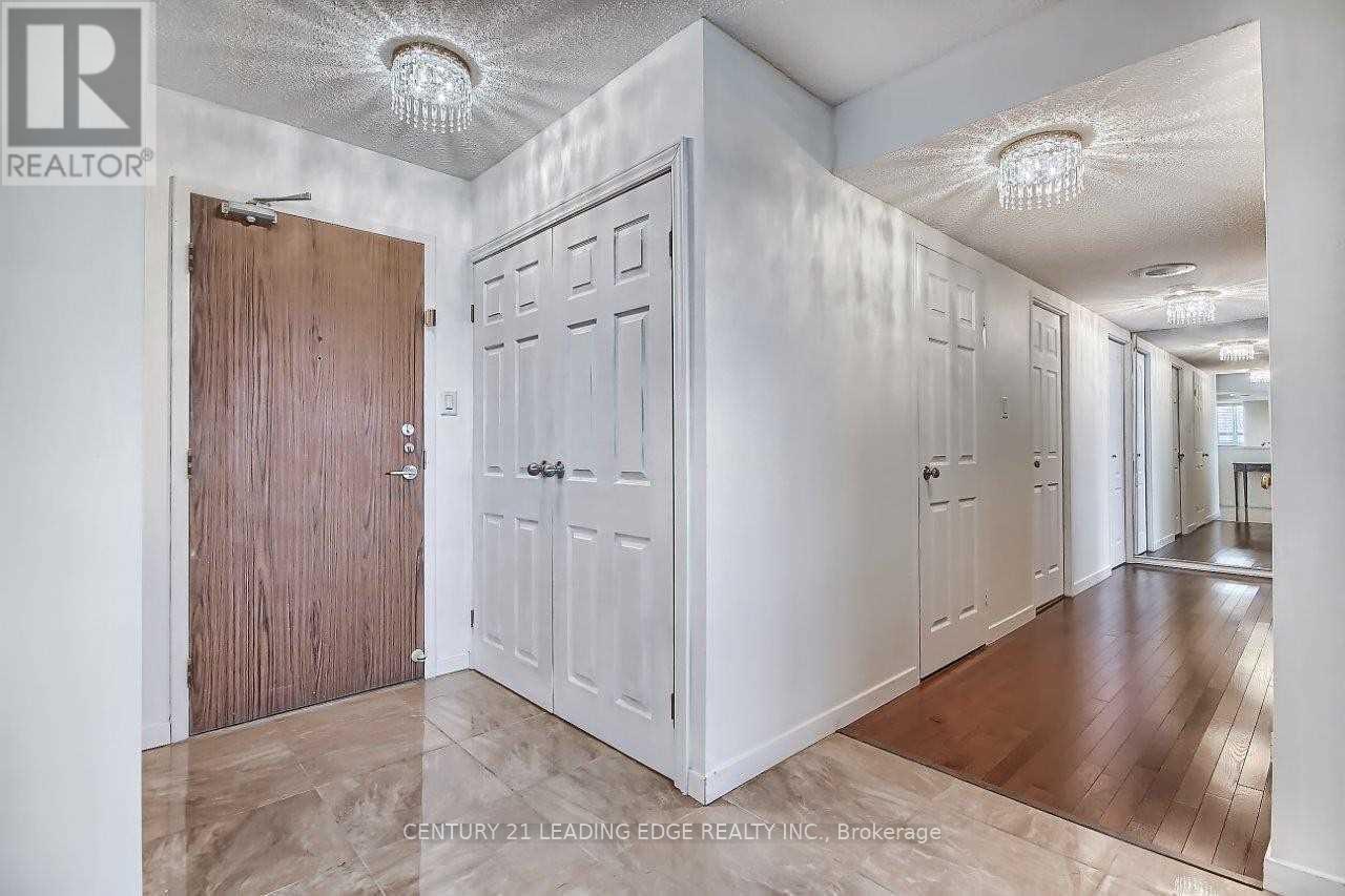 1708 - 75 Wynford Heights Crescent, Toronto, Ontario  M3C 3H9 - Photo 3 - C13227548