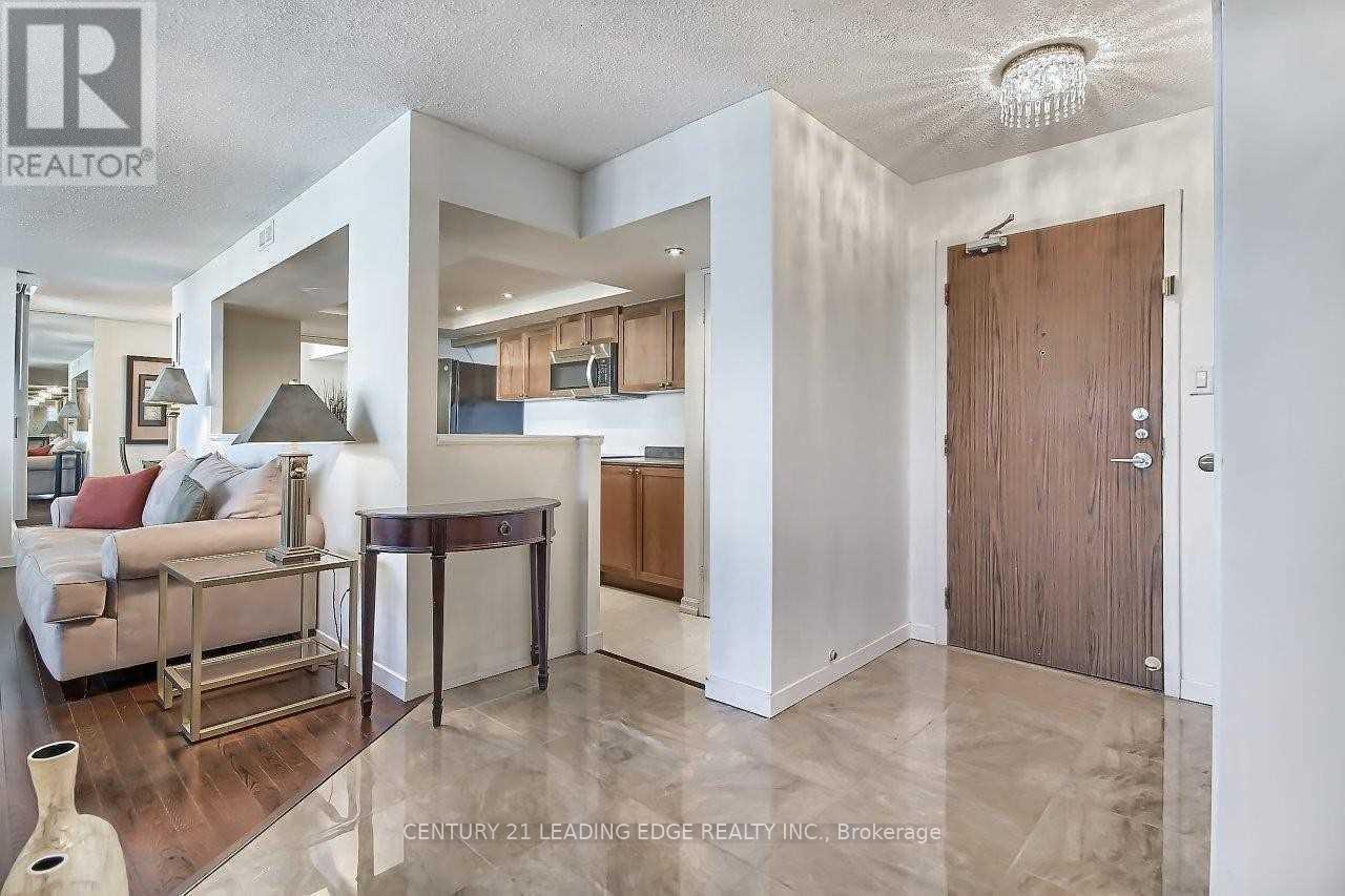 1708 - 75 Wynford Heights Crescent, Toronto, Ontario  M3C 3H9 - Photo 4 - C13227548
