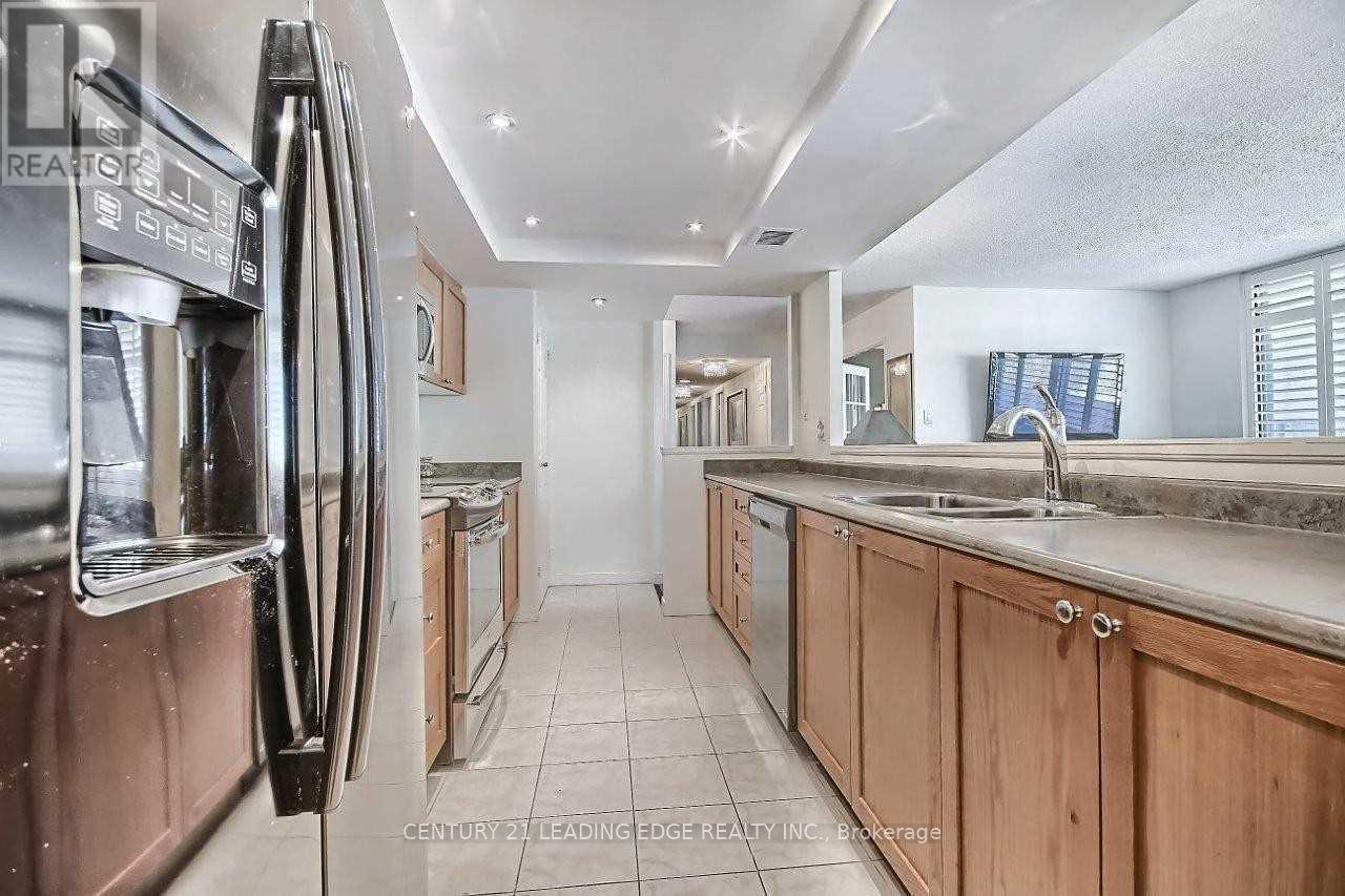 1708 - 75 Wynford Heights Crescent, Toronto, Ontario  M3C 3H9 - Photo 6 - C13227548