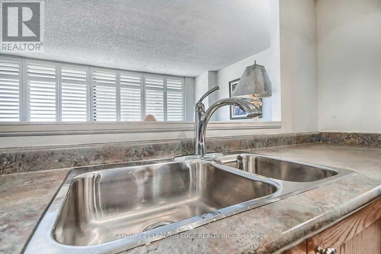 1708 - 75 Wynford Heights Crescent, Toronto, Ontario  M3C 3H9 - Photo 7 - C13227548