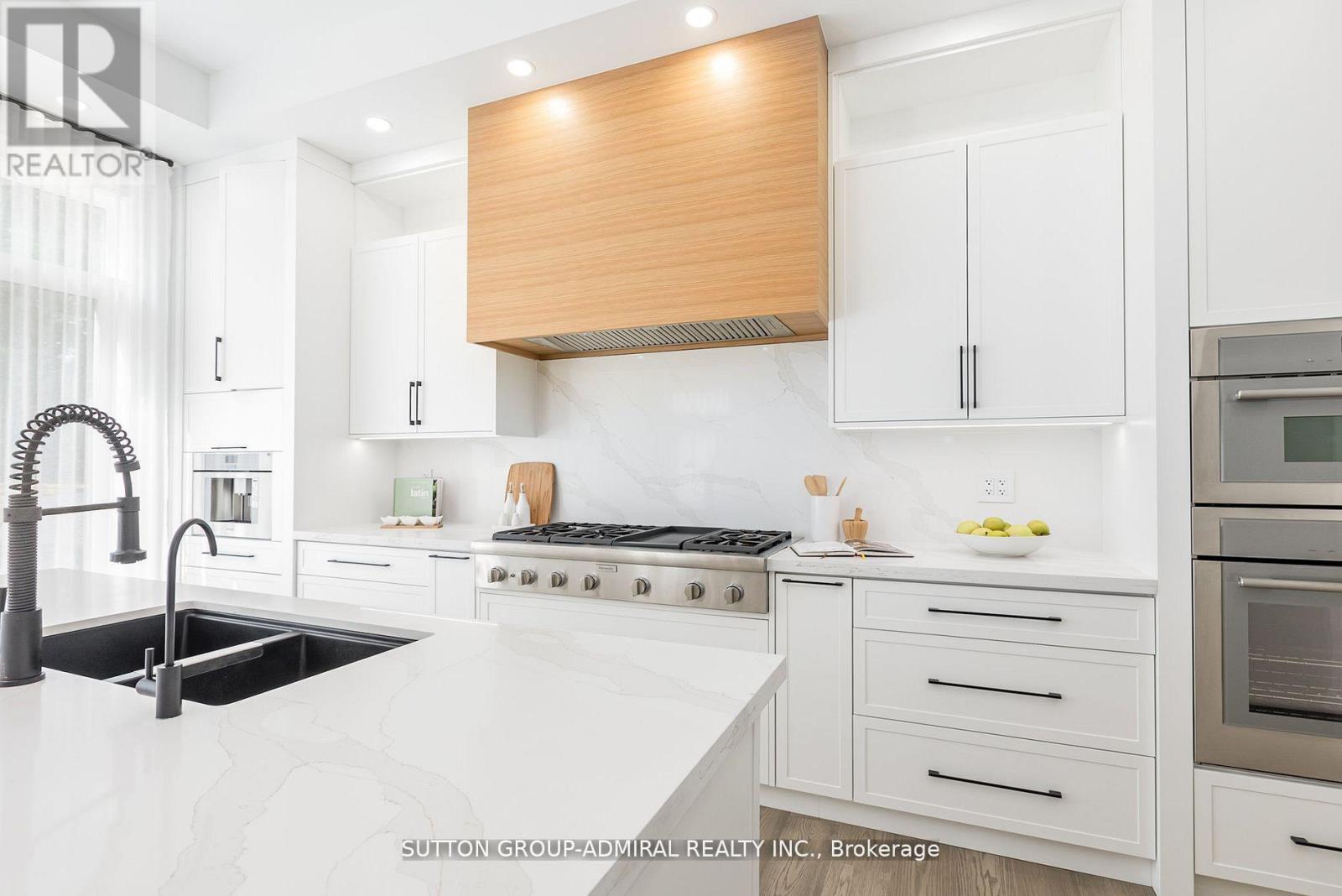 125 Regina Avenue, Toronto, Ontario  M6A 1R8 - Photo 13 - C13227584