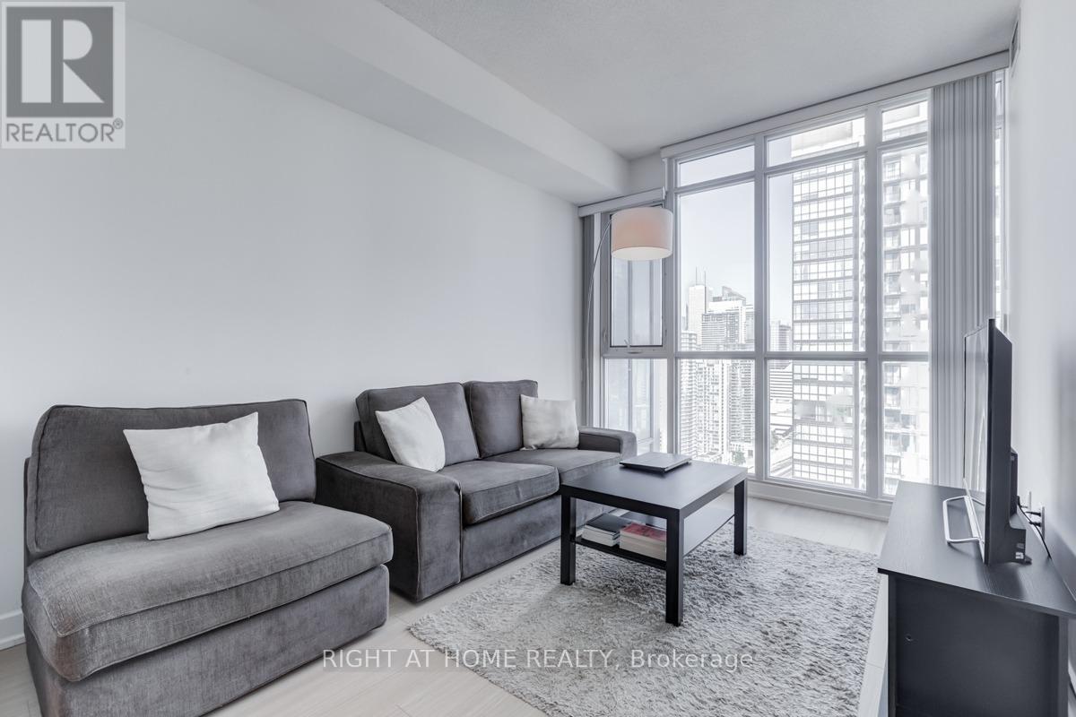 3303 - 15 Iceboat Terrace, Toronto, Ontario  M5V 4A5 - Photo 10 - C13227606