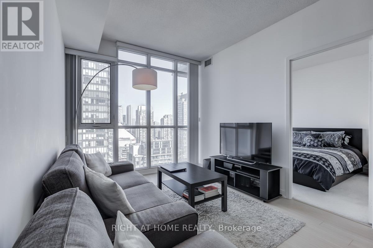 3303 - 15 Iceboat Terrace, Toronto, Ontario  M5V 4A5 - Photo 11 - C13227606