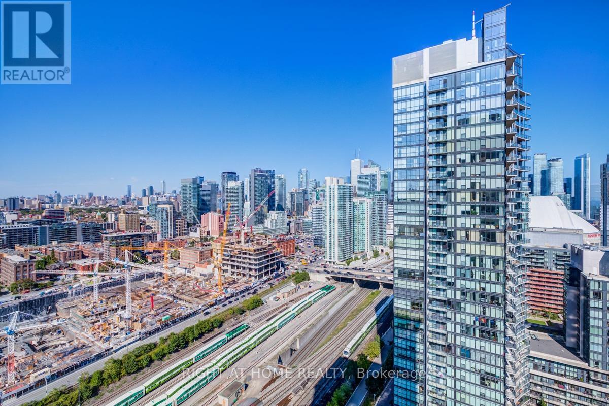 3303 - 15 Iceboat Terrace, Toronto, Ontario  M5V 4A5 - Photo 2 - C13227606