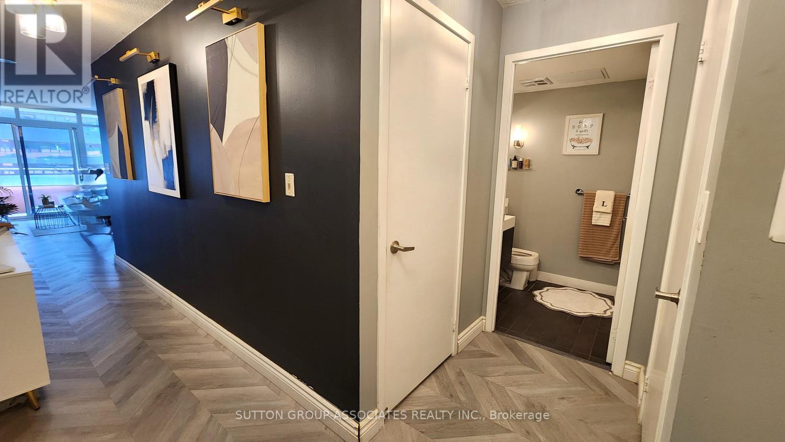 1012 - 4k Spadina Avenue, Toronto, Ontario  M5V 3Y9 - Photo 3 - C13227752