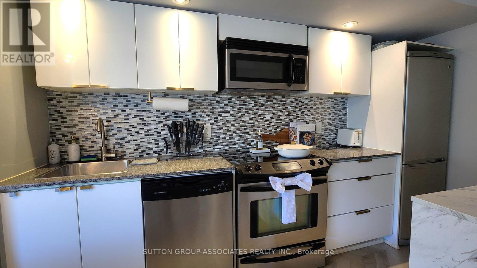 1012 - 4k Spadina Avenue, Toronto, Ontario  M5V 3Y9 - Photo 8 - C13227752