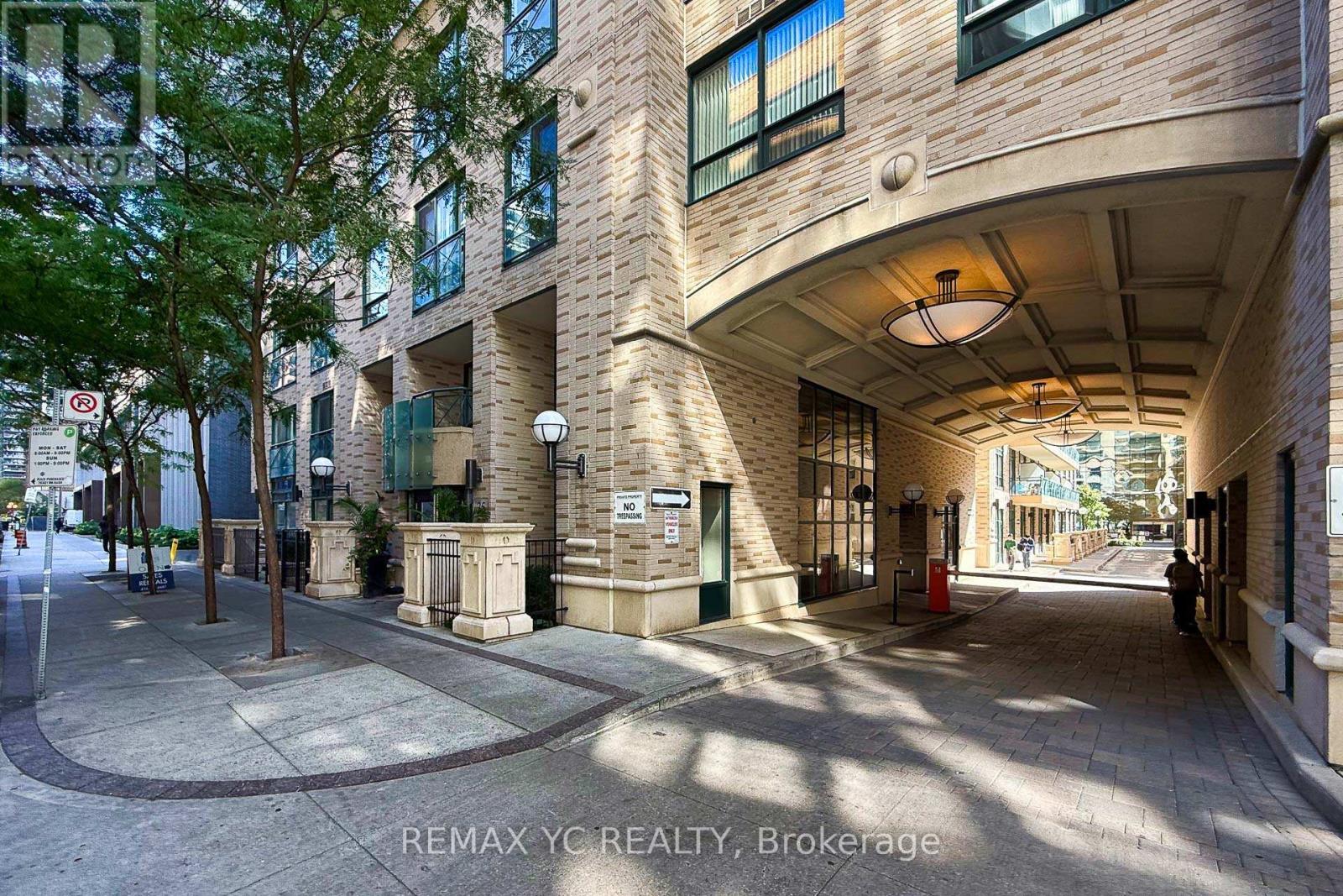 1204 - 35 Hayden Street, Toronto, Ontario  M4Y 3C3 - Photo 2 - C13227766
