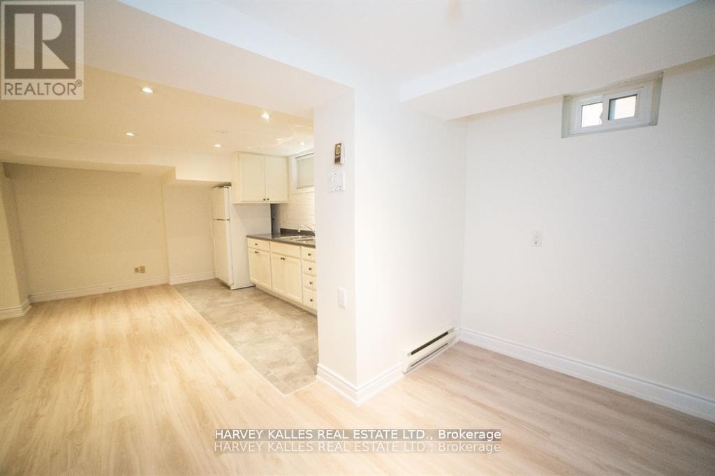 Bsmt - 550 Glencairn Avenue, Toronto, Ontario  M6B 1Z4 - Photo 3 - C13227858