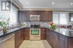 12 Lochinvar Crescent, Toronto, Ontario  M3A 3K1 - Photo 3 - C13227894