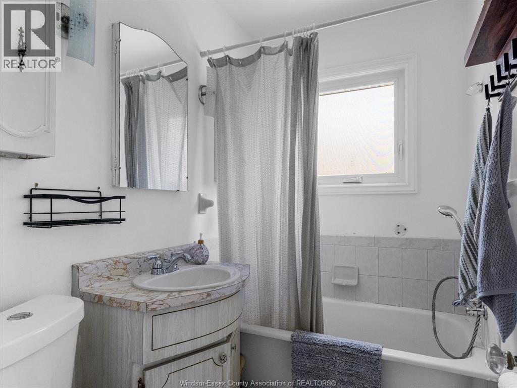 1025 Campbell Avenue, Windsor, Ontario N9B 2J4 - Photo 14 - 26012820