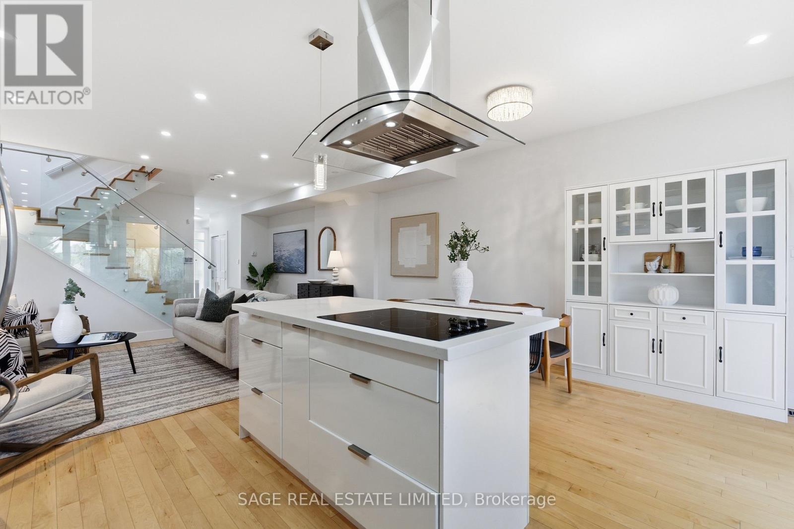 5a Adair Road, Toronto, Ontario  M4B 1V4 - Photo 4 - E13227510