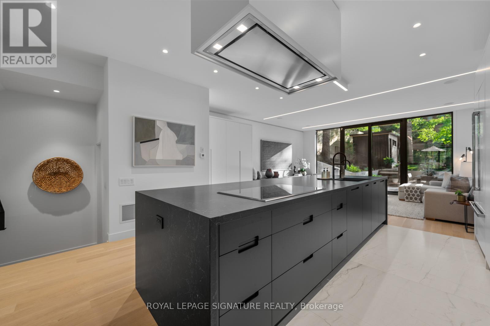 174 Kenilworth Avenue, Toronto, Ontario  M4L 3S6 - Photo 12 - E13227514