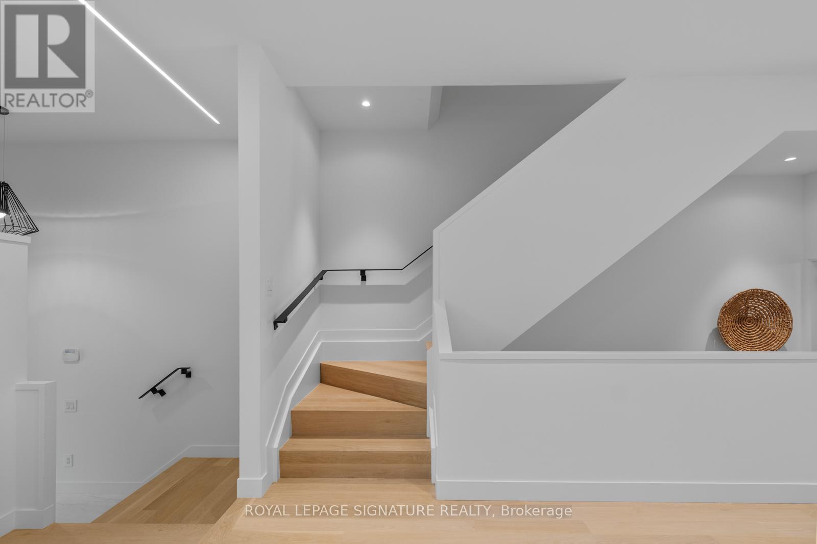174 Kenilworth Avenue, Toronto, Ontario  M4L 3S6 - Photo 15 - E13227514