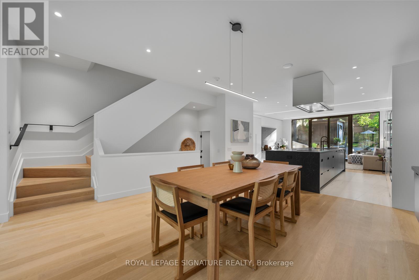 174 Kenilworth Avenue, Toronto, Ontario  M4L 3S6 - Photo 4 - E13227514