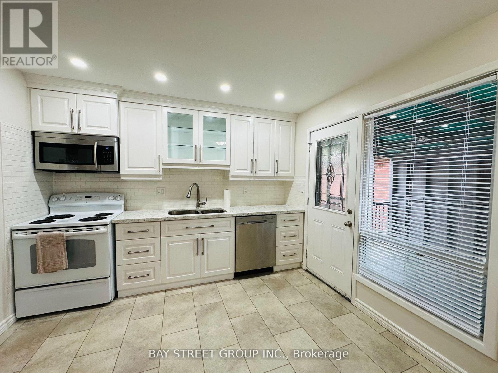 Main - 17 Kilkenny Drive, Toronto, Ontario  M1W 1J5 - Photo 11 - E13227570