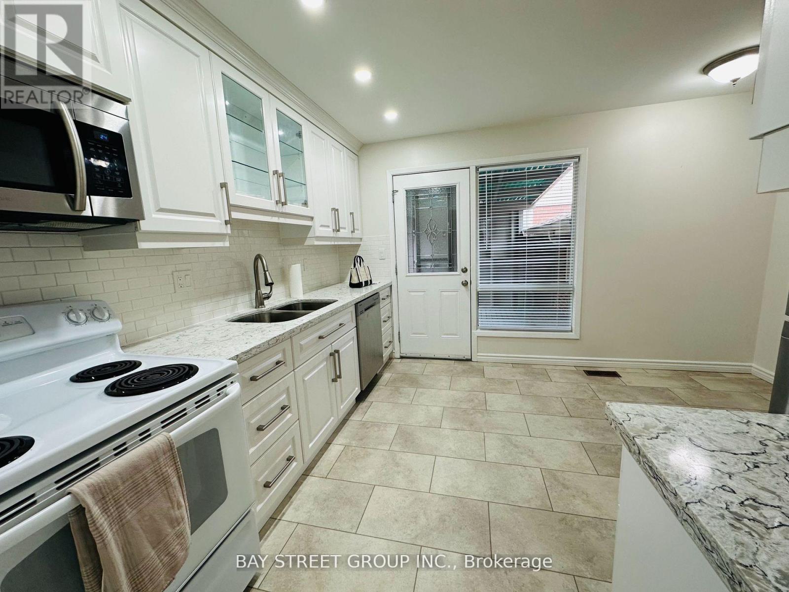 Main - 17 Kilkenny Drive, Toronto, Ontario  M1W 1J5 - Photo 12 - E13227570
