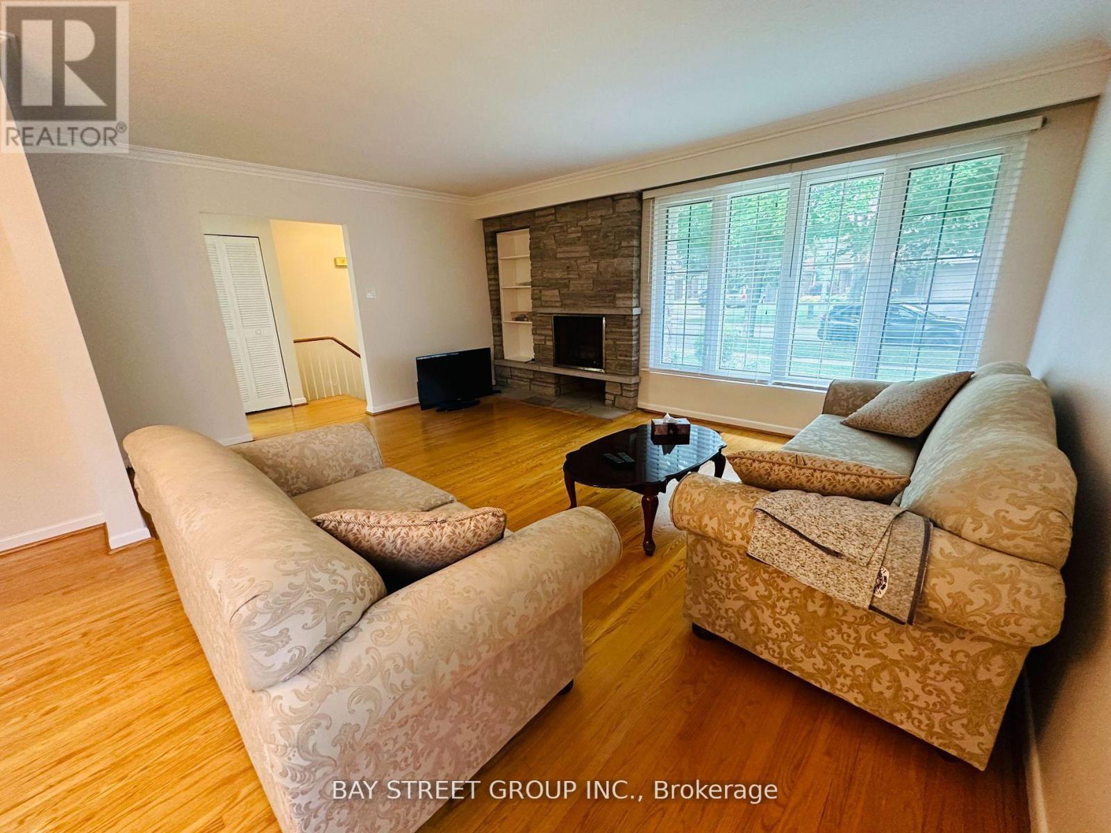 Main - 17 Kilkenny Drive, Toronto, Ontario  M1W 1J5 - Photo 4 - E13227570