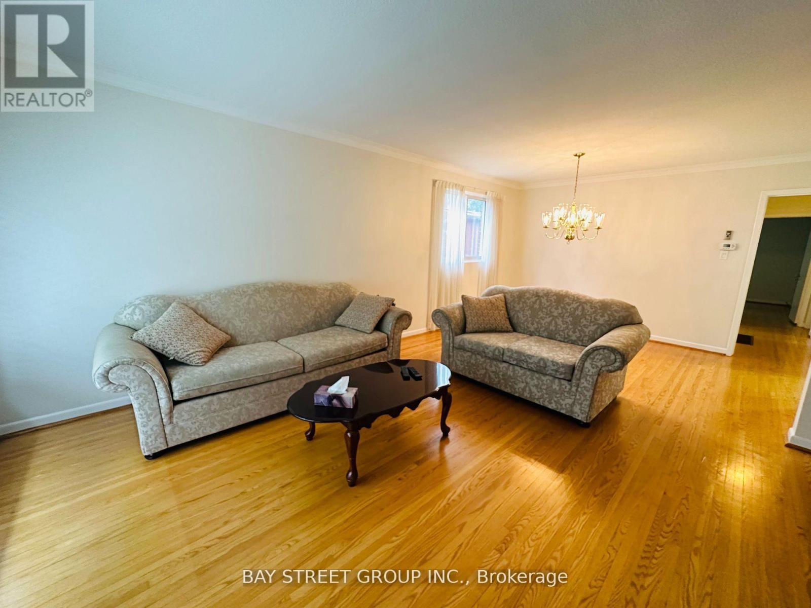 Main - 17 Kilkenny Drive, Toronto, Ontario  M1W 1J5 - Photo 6 - E13227570