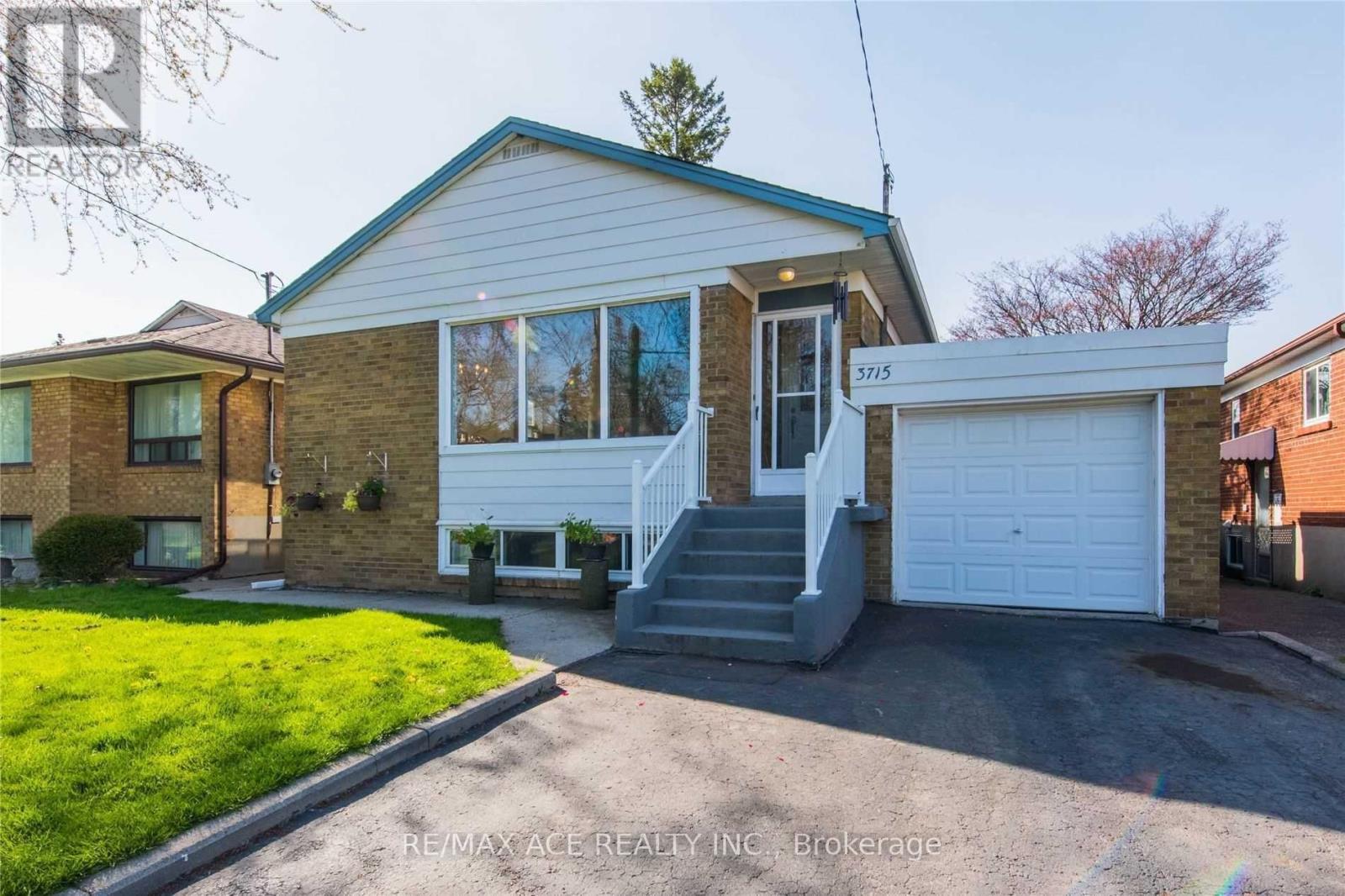 3715 ST CLAIR AVENUE E, Toronto, Ontario