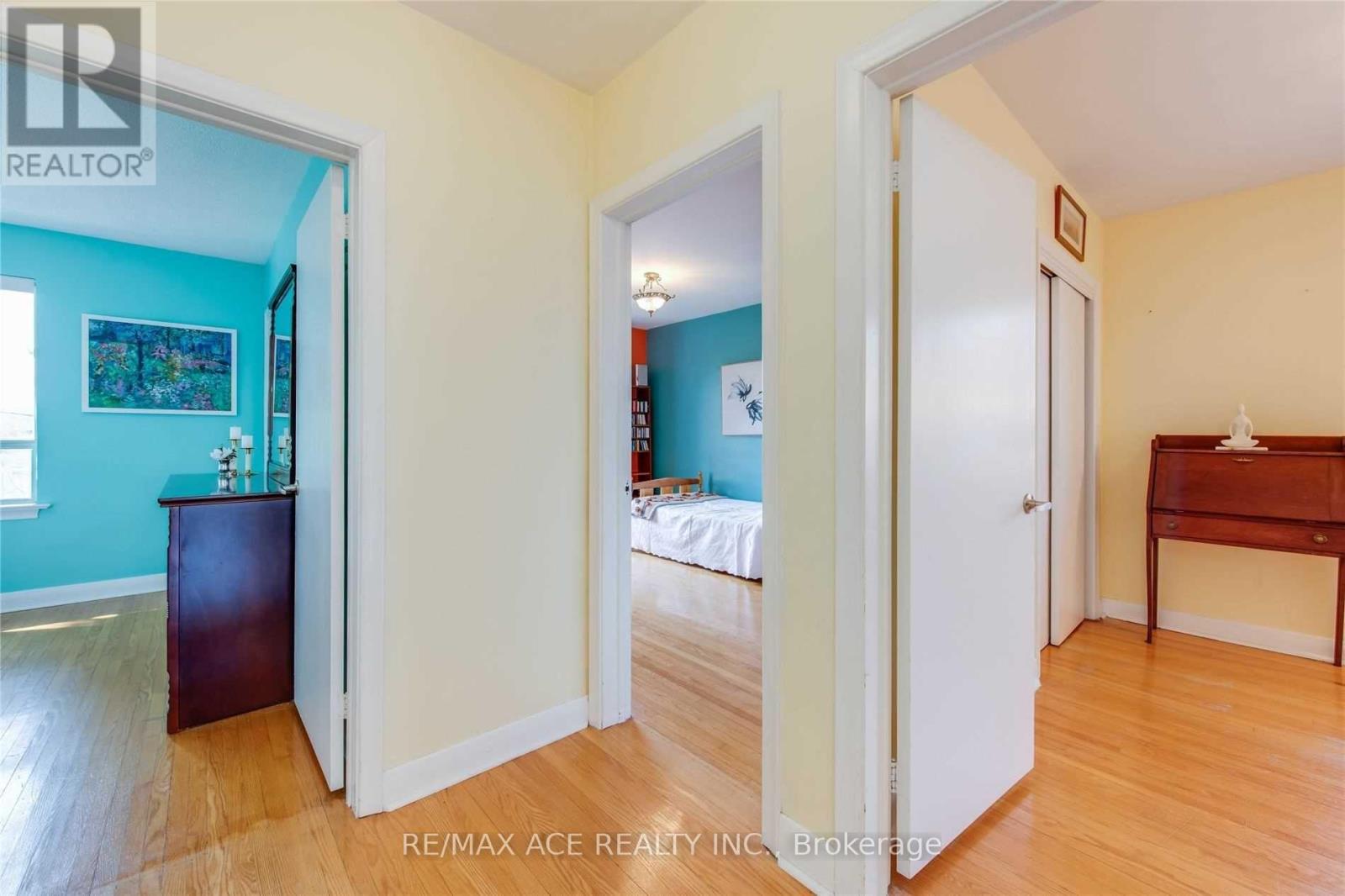 3715 St Clair Avenue E, Toronto, Ontario  M1M 1T5 - Photo 7 - E13227612