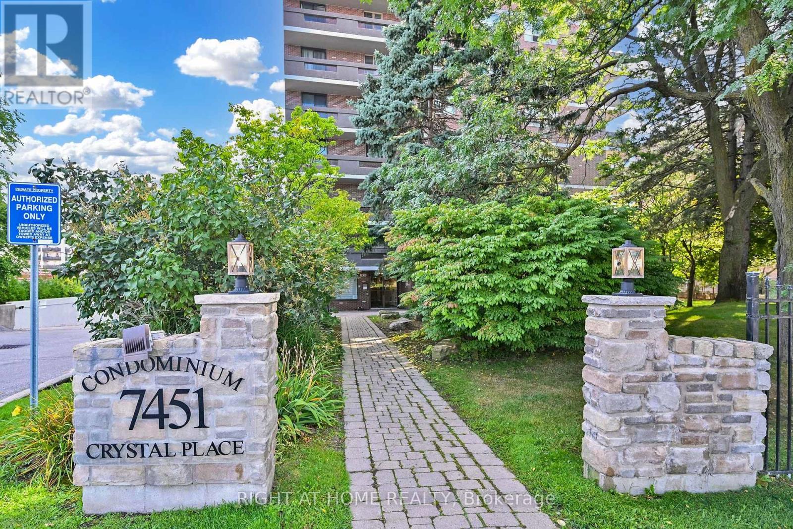704 - 7451 YONGE STREET E, Markham, Ontario
