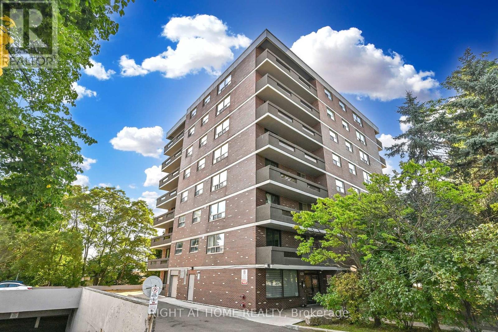 704 - 7451 Yonge Street E, Markham, Ontario  L3T 2B4 - Photo 2 - N13227534