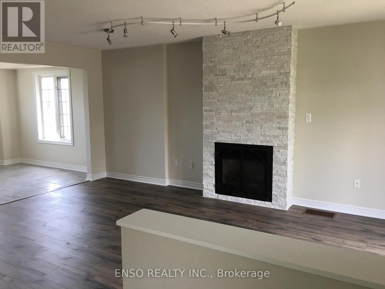 112 Sunway Square, Markham, Ontario  L3P 7X6 - Photo 4 - N13227578