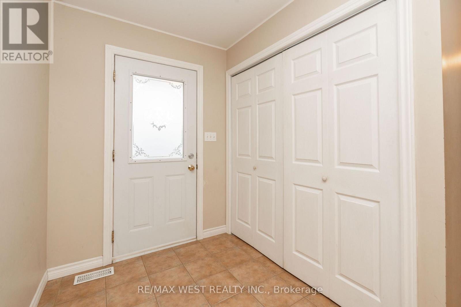 2824 5 Line, Bradford West Gwillimbury, Ontario  L3Z 2A4 - Photo 5 - N13227610