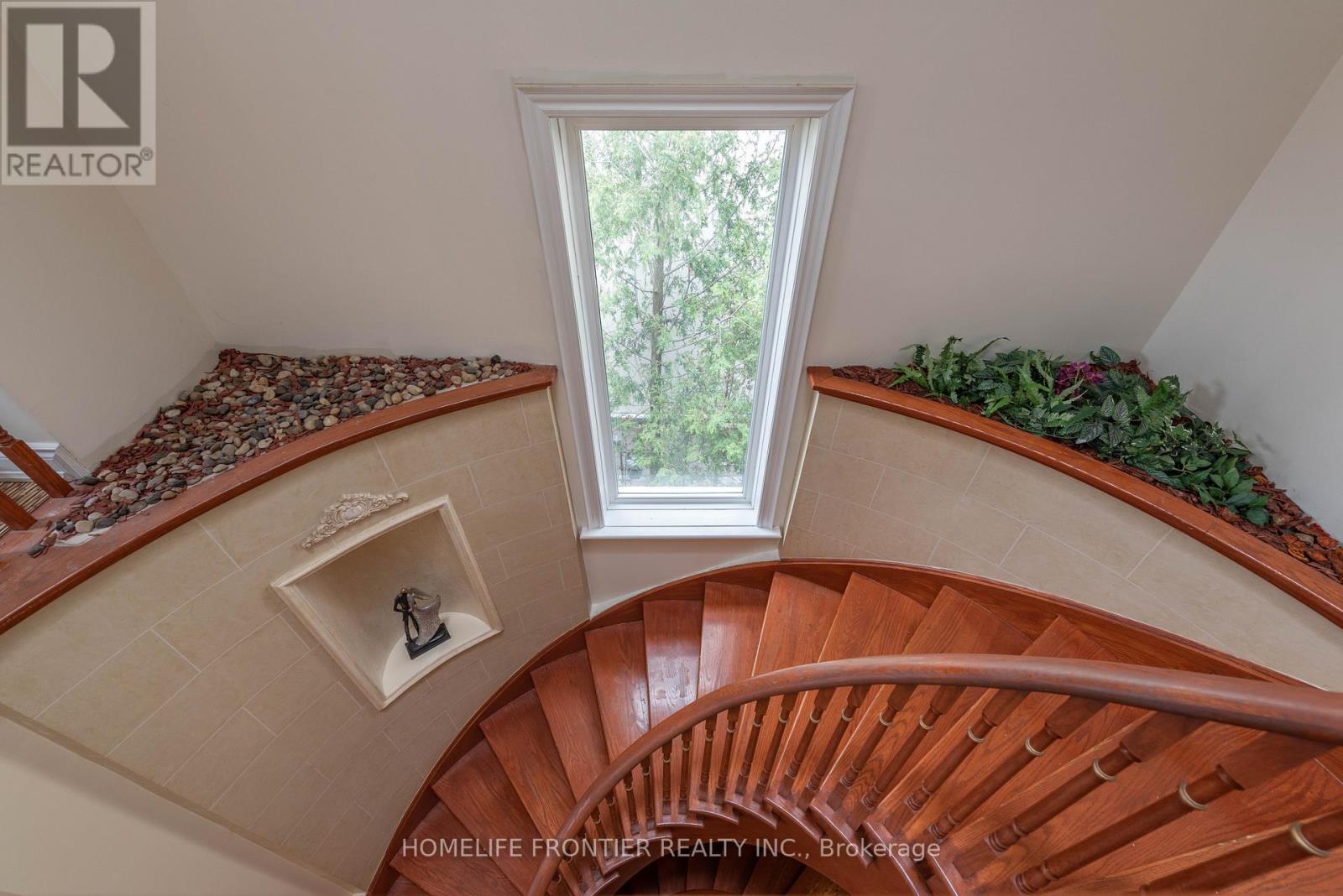 79 Elm Avenue, Richmond Hill, Ontario  L4C 6K8 - Photo 10 - N13227808