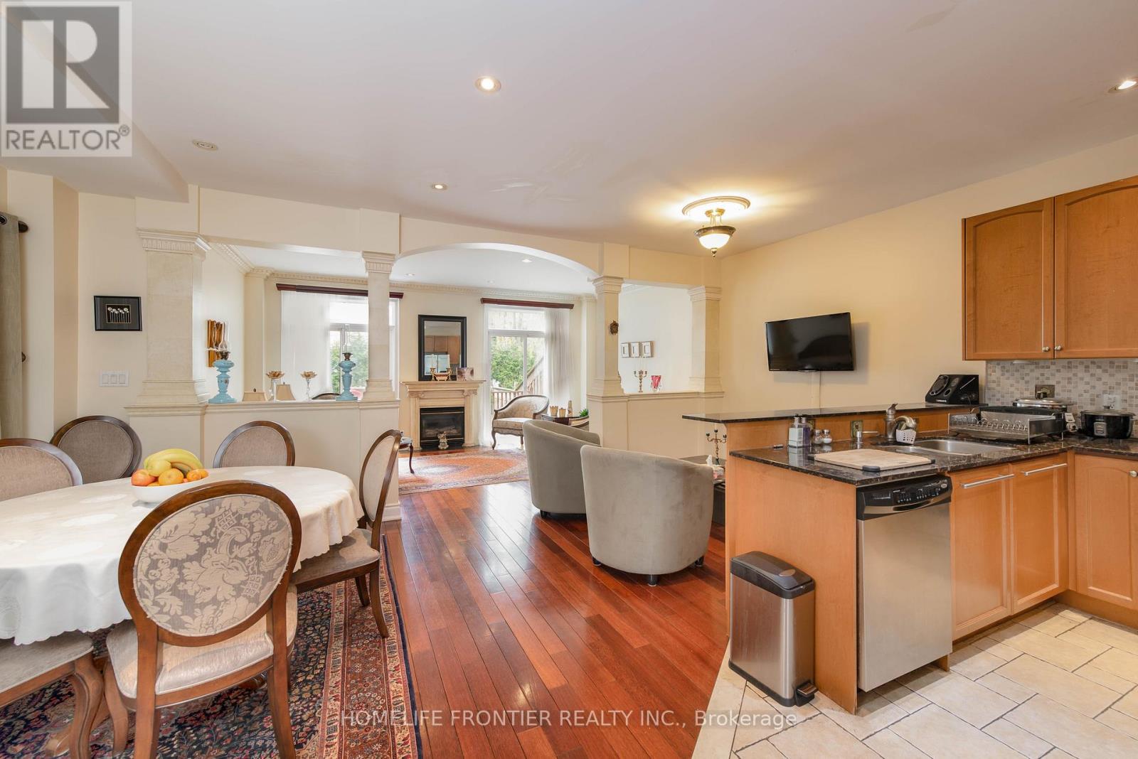 79 Elm Avenue, Richmond Hill, Ontario  L4C 6K8 - Photo 6 - N13227808