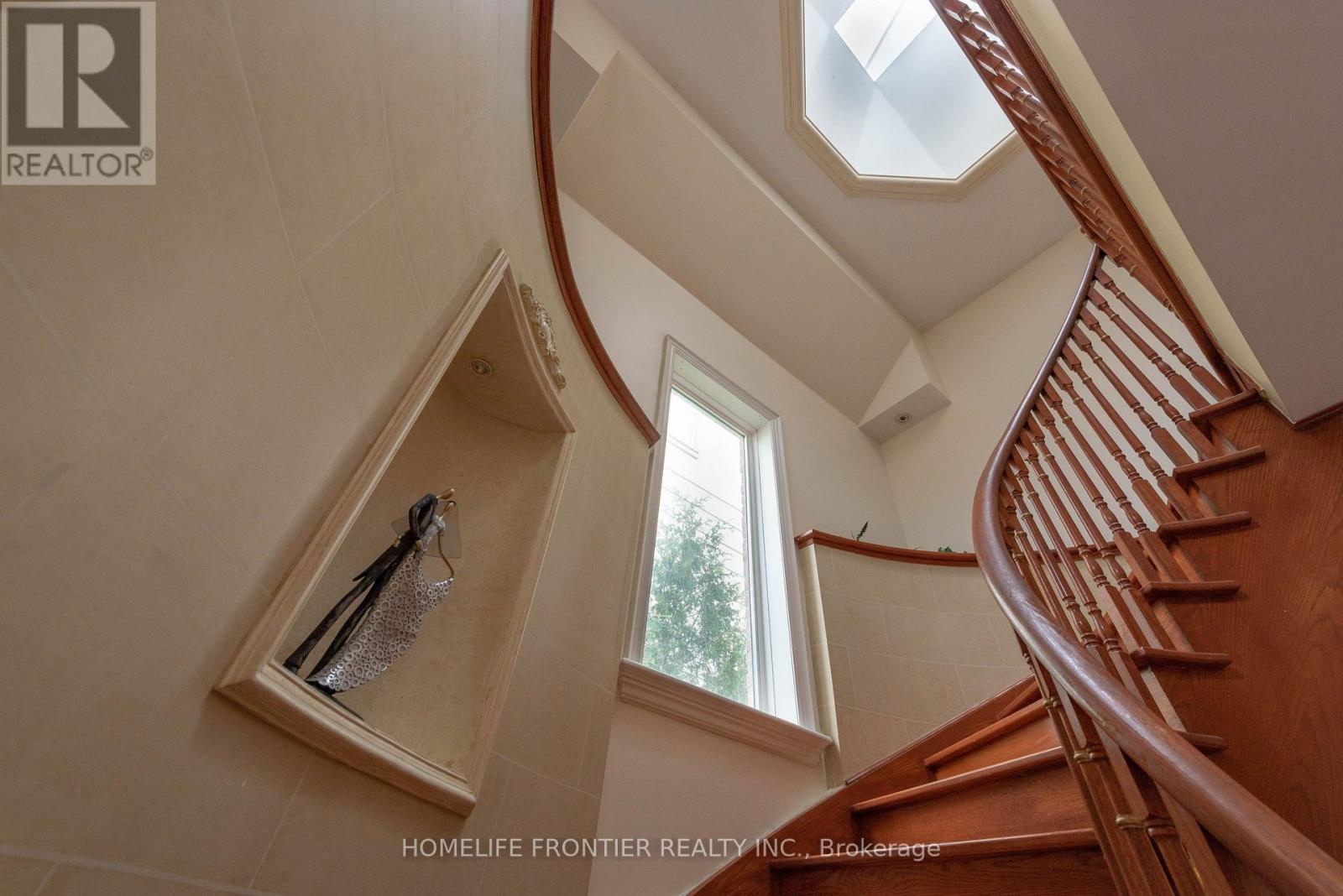 79 Elm Avenue, Richmond Hill, Ontario  L4C 6K8 - Photo 8 - N13227808