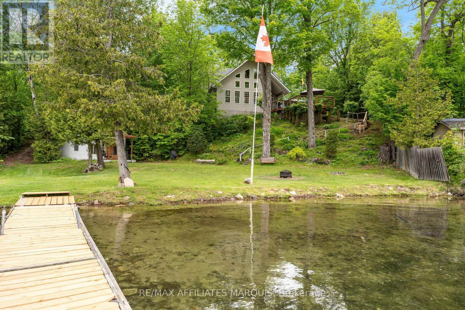 91 WEST SHORE LANE, Frontenac, Ontario