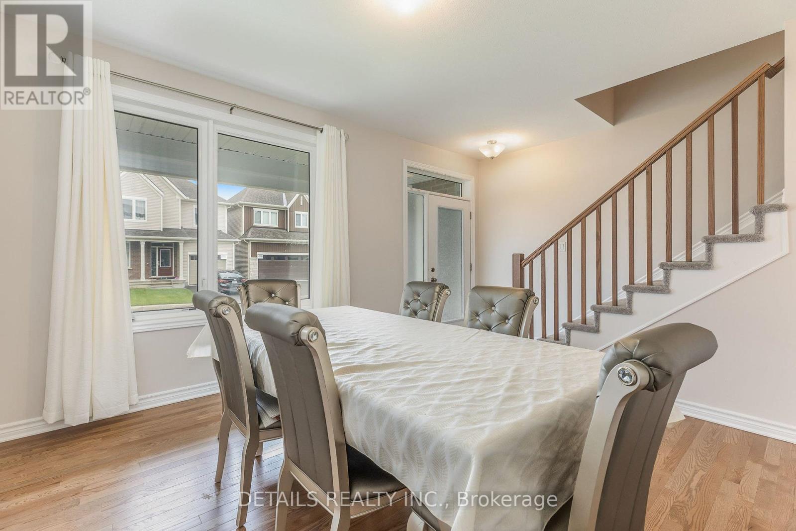 708 Vennecy Terrace, Ottawa, Ontario K1W 0N5 - Photo 4 - X13228000