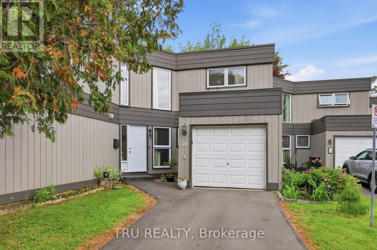 37 - 24 COMPATA WAY, Ottawa, Ontario