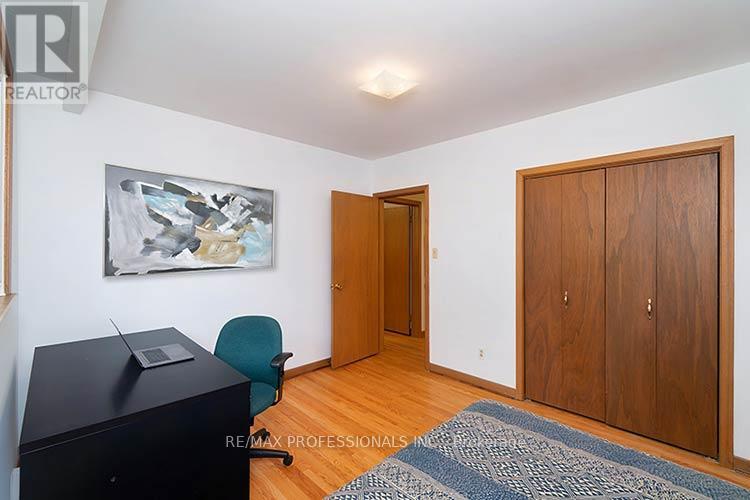 7 Cherry Post Crescent, Toronto, Ontario  M9C 2J9 - Photo 32 - W13227484
