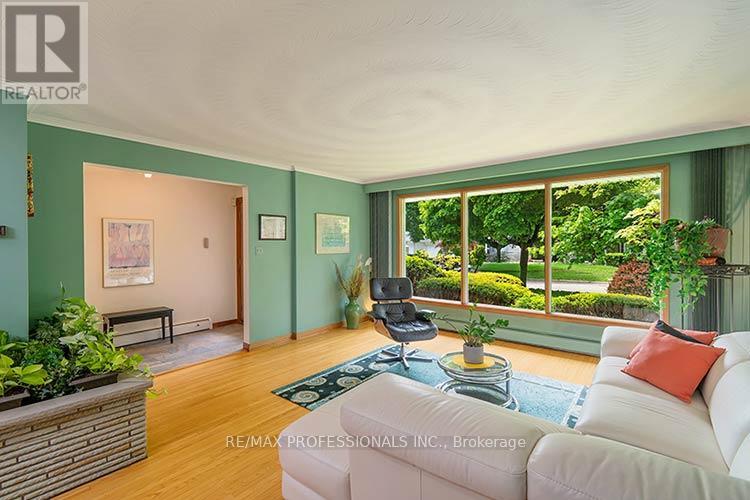 7 Cherry Post Crescent, Toronto, Ontario  M9C 2J9 - Photo 9 - W13227484