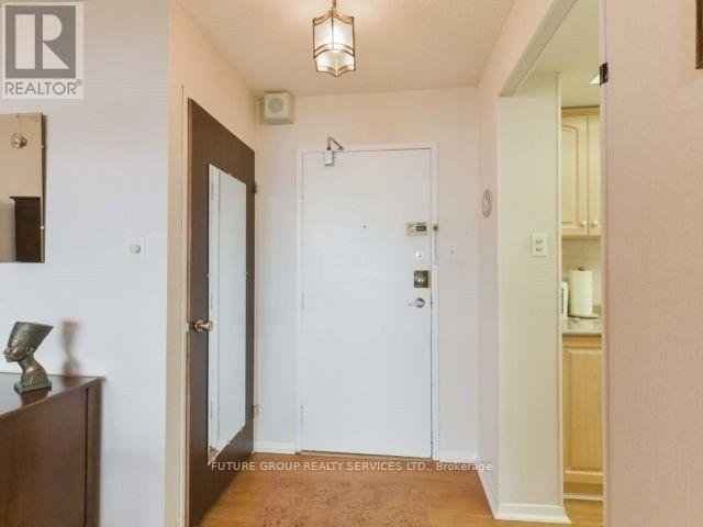 1601 - 3100 Kirwin Avenue, Mississauga, Ontario  L5A 3S6 - Photo 2 - W13227550