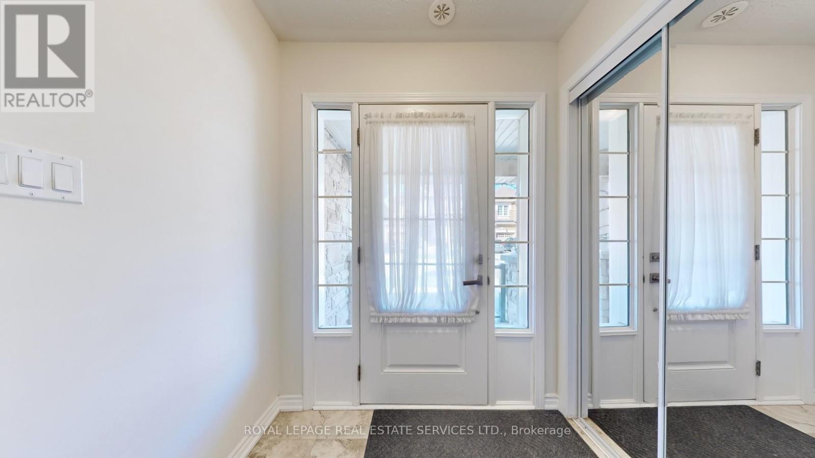 280 Sarah Cline Drive, Oakville, Ontario  L6M 0V4 - Photo 2 - W13227574