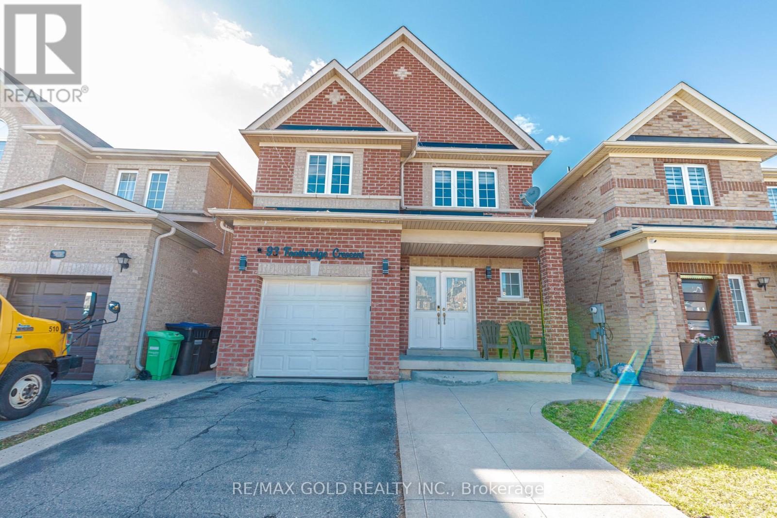 UPPER LEVEL ONLY - 93 FOOTBRIDGE CRESCENT, Brampton, Ontario
