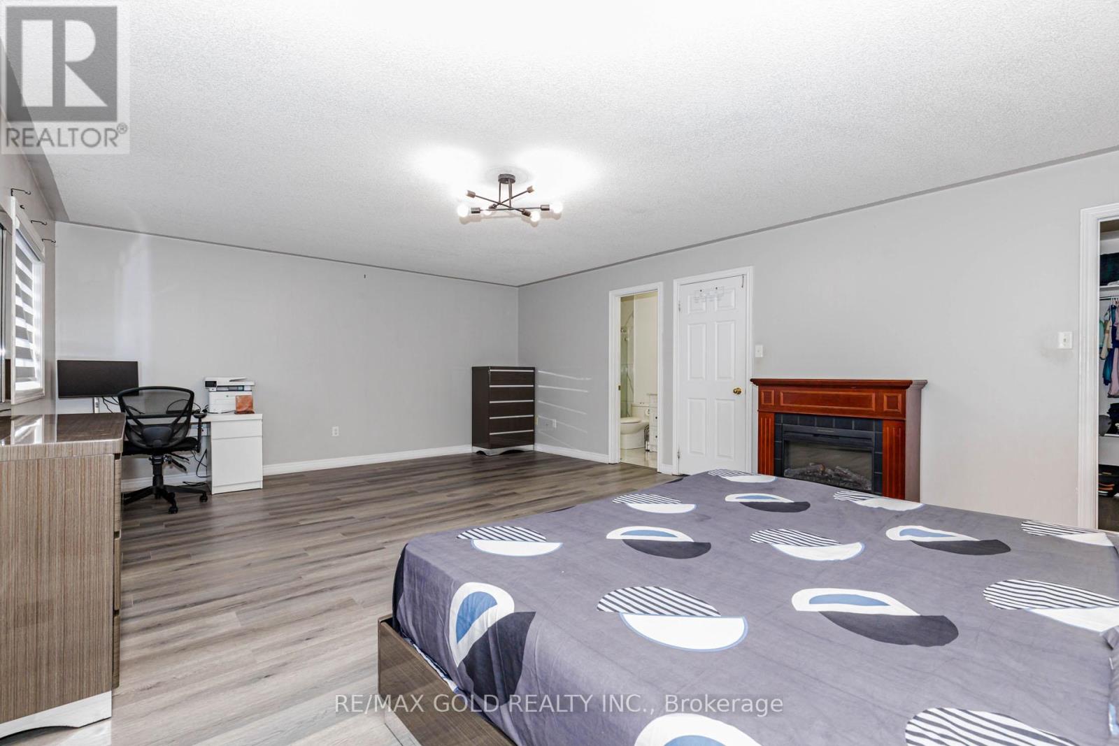 Upper Level Only - 93 Footbridge Crescent, Brampton, Ontario  L6R 0T9 - Photo 15 - W13227608