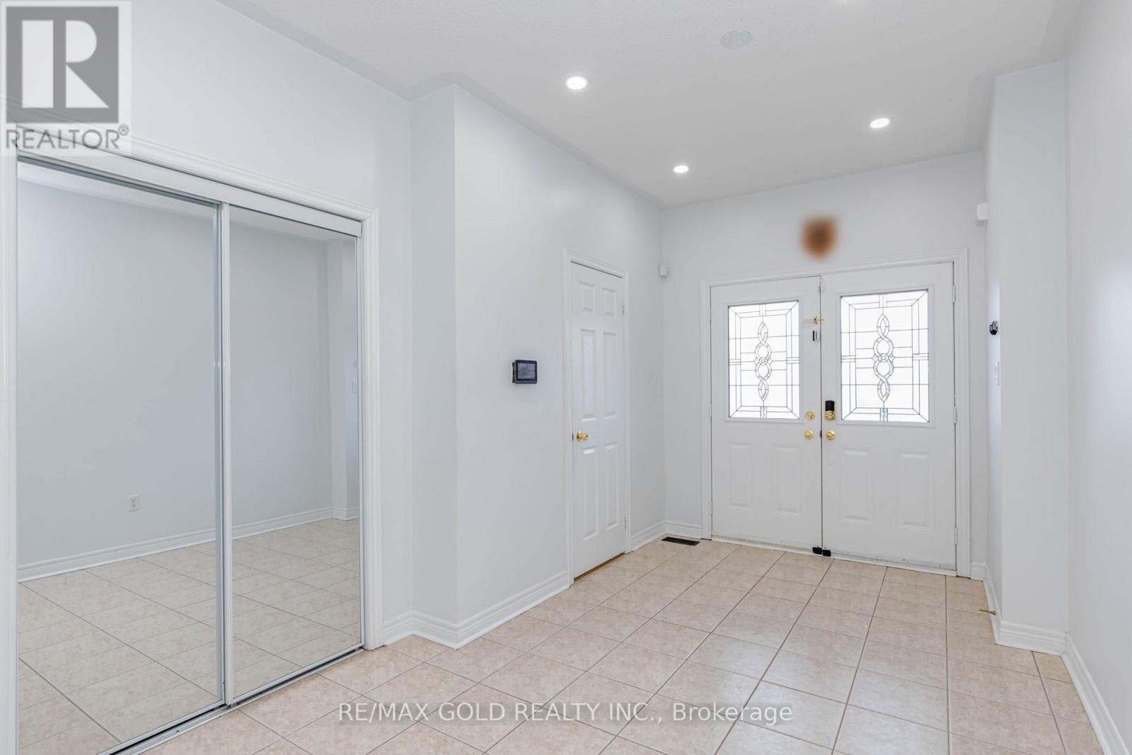 Upper Level Only - 93 Footbridge Crescent, Brampton, Ontario  L6R 0T9 - Photo 4 - W13227608